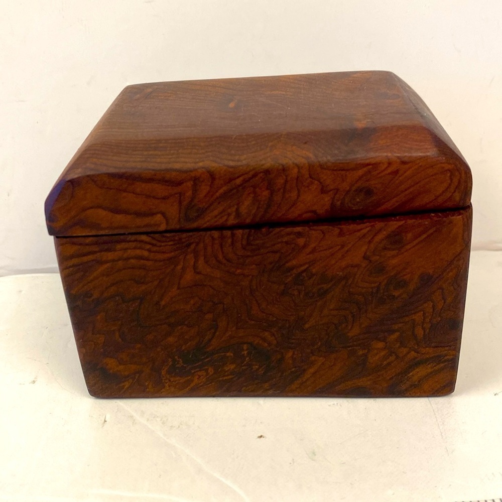 Wooden treasure box jewelry covered salt cellar storage dark brown wood grain